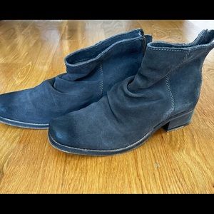 Ladies Seychelles Suede Bootie